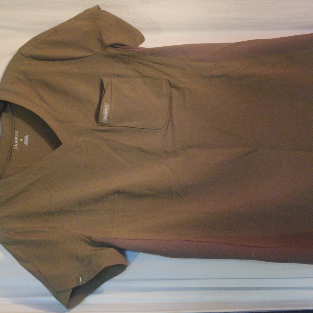 JAANUU(3) Scrub Top Bundled